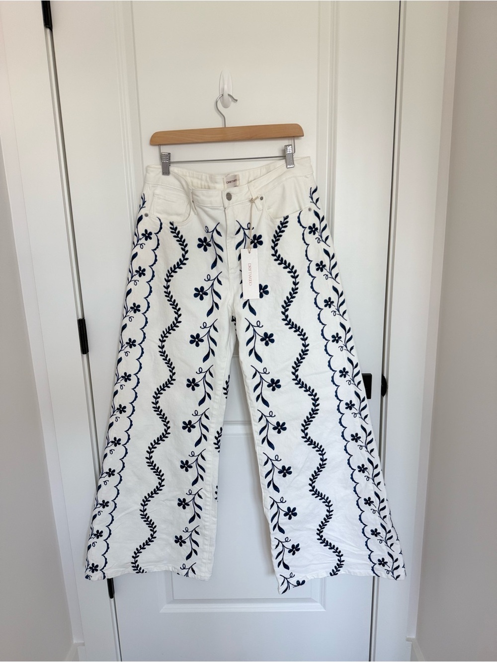 DRIFTWOOD White Wide-Leg Jeans with Navy Floral Embroidery